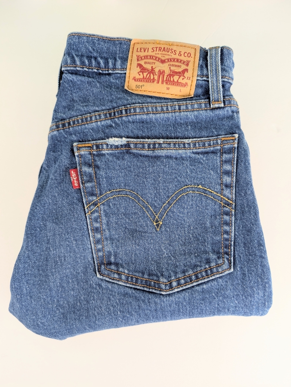 6 501 Levi Strauss & Co Light Blue Denim Jeans (Size: 28) 1lb 8.9oz